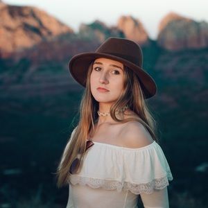 Meet your Posher, Vanessa